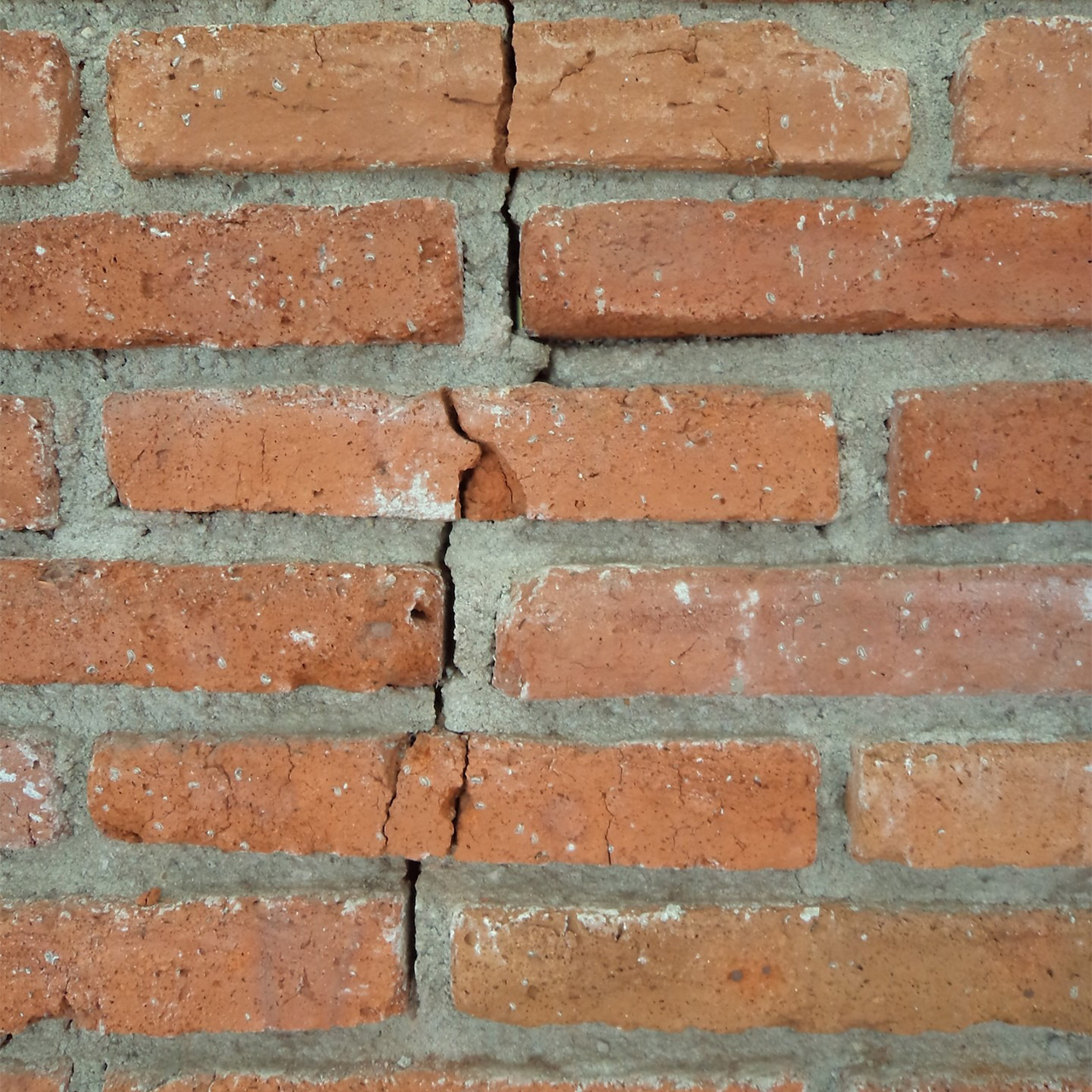 Sondering vlak naast een bestaande muur